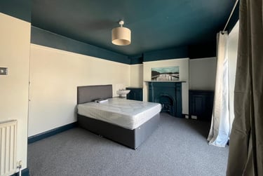 4 bed house, Wellington Street, Greenbank, Plymouth, PL48NB - Image 2